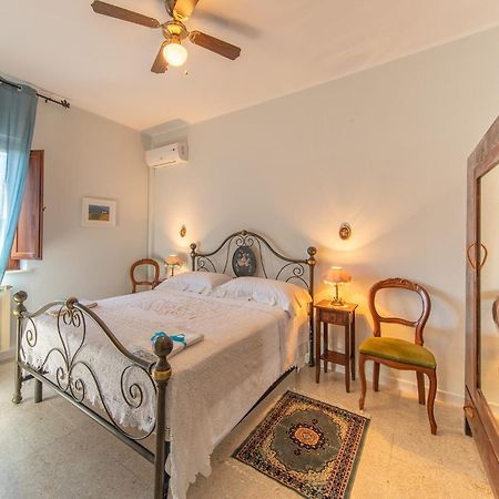 Agriturismo Isola Dei Calanchi - Guest House Атри Екстериор снимка